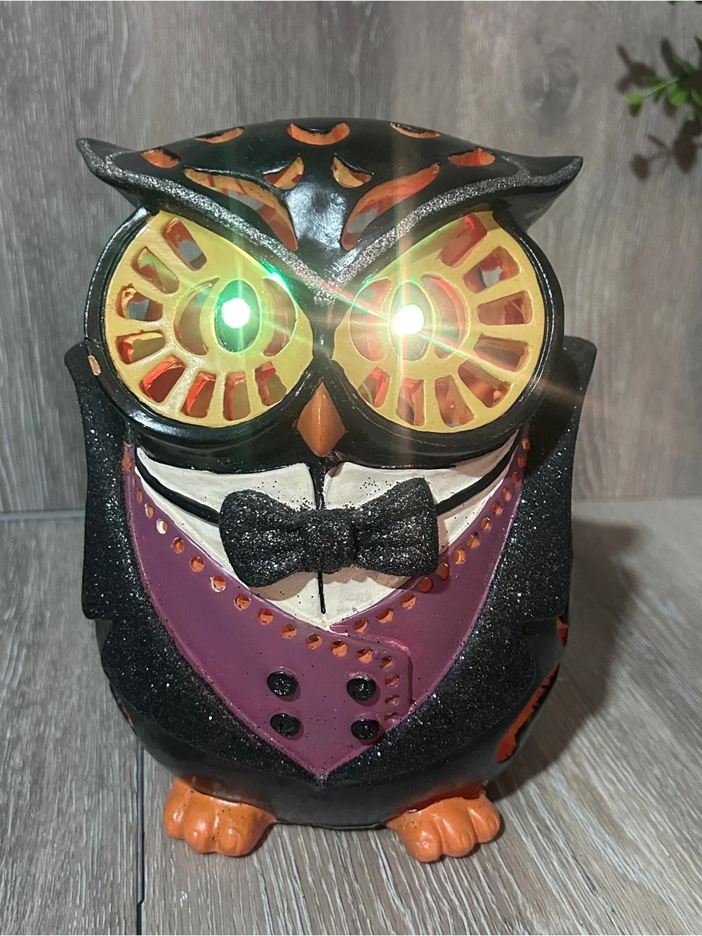 Cracker Barrel Halloween LED Color Changing Ceramic Owl Tuxedo Decor Light